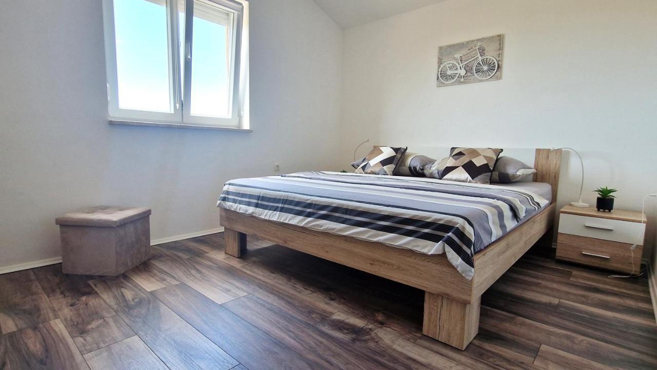 Apartment Goran クルク エクステリア 写真